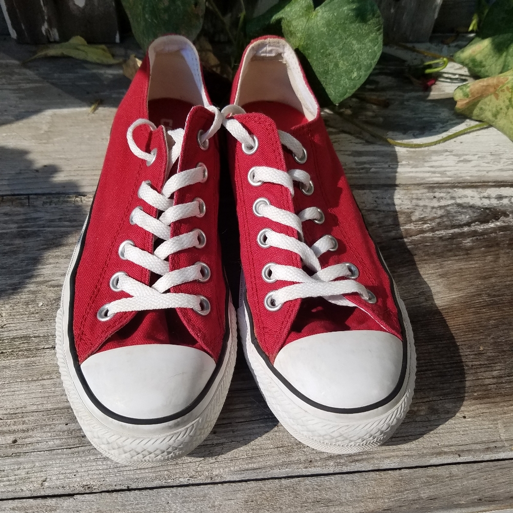 Red Converse Lo-Top